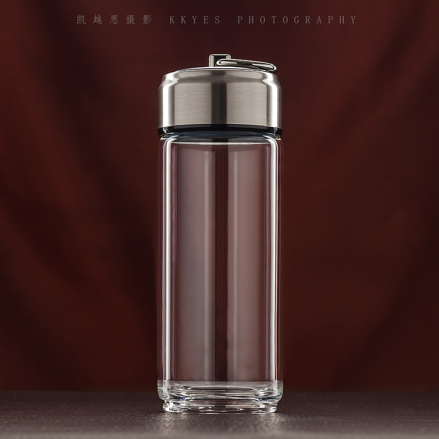 玻璃杯、水杯与保温杯的静物摄影艺术 产品美学与视觉呈现